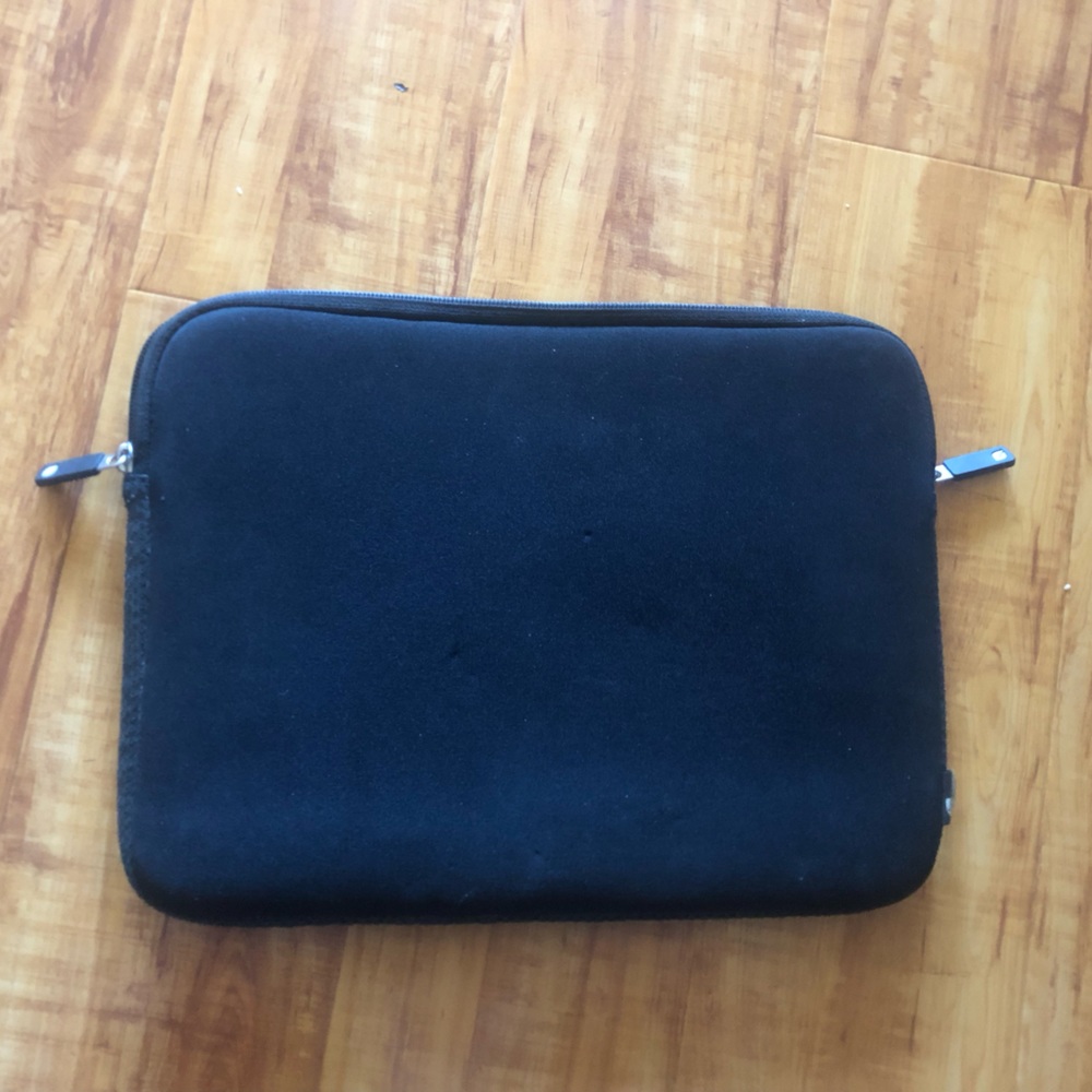13.5” Incase Black Laptop/Computer Bag